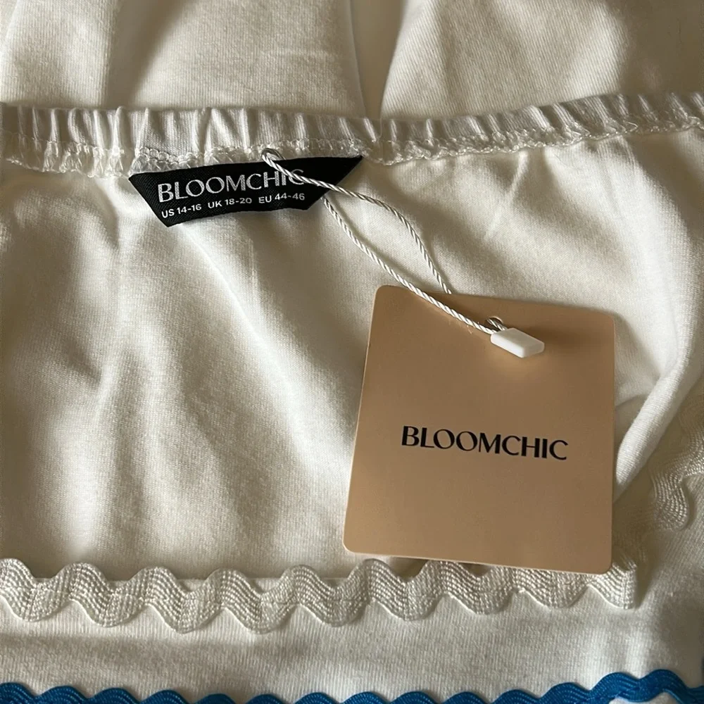 NWT Bloomchic Size 14 16 White Peasant Boho Square Neck Top With Rick Rack Trim